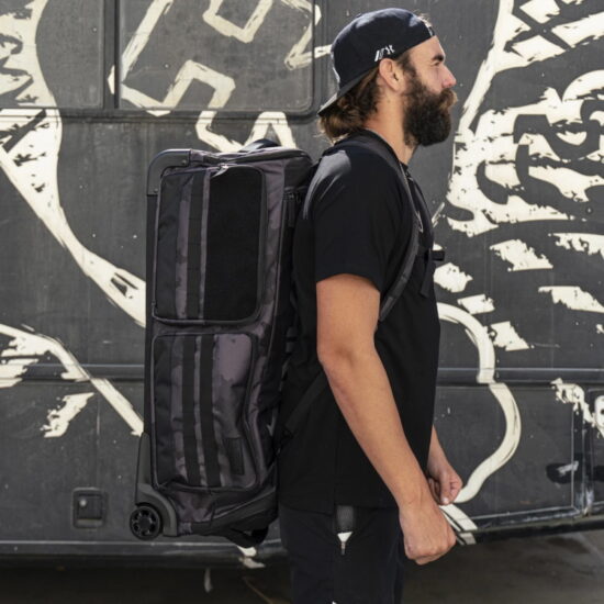 HK_Army_Expand_75L_Roller_Gear_Bag_Shroud_Blackout_carry